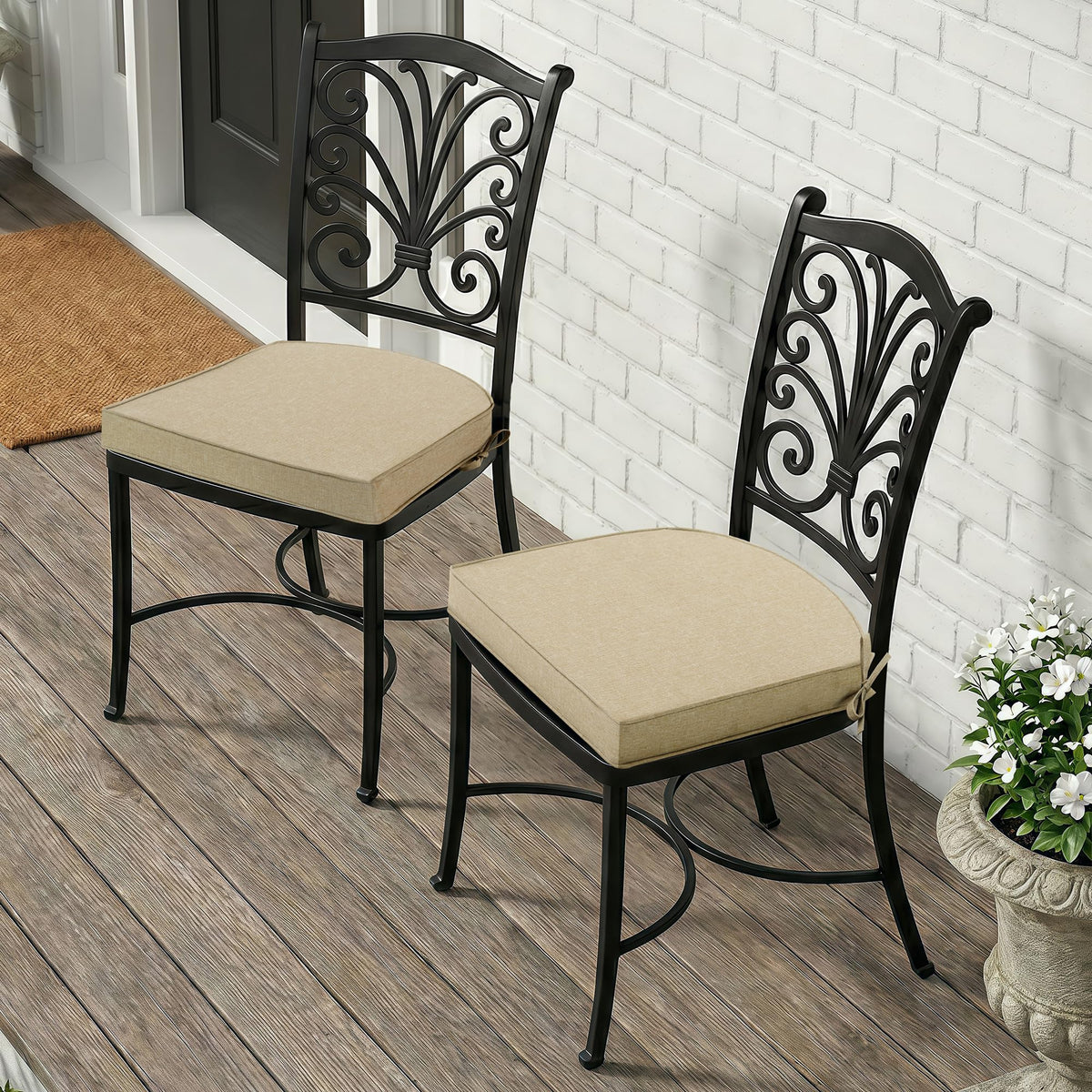 Fitfree cushions maintain color after sun exposure with fade-resistant fabric