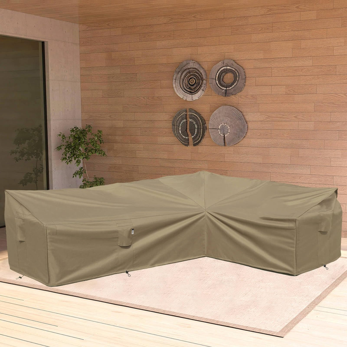 Flexiyard air vent reduces condensation under the cover.