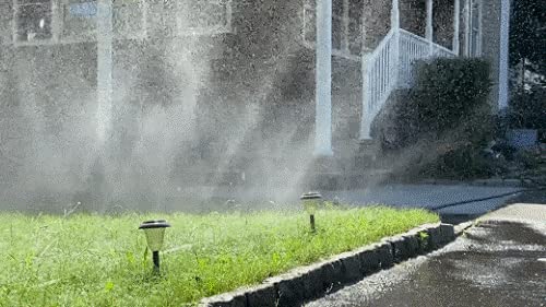 Flexon FS50 three-tube design provides even water distribution across the yard.