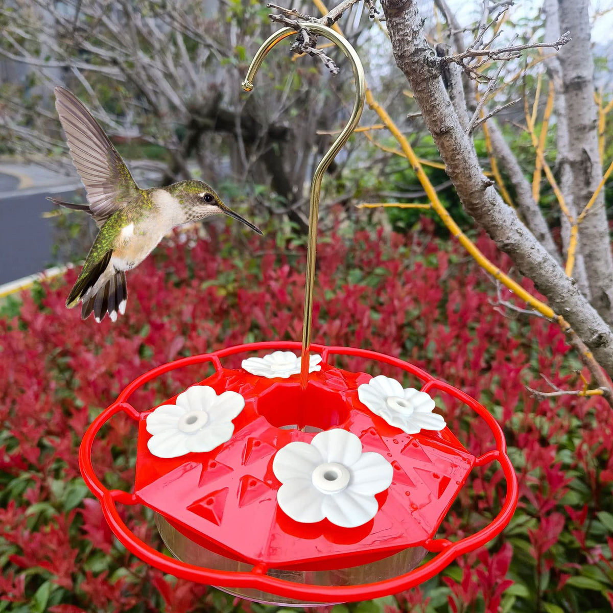 Flylin durable plastic flowers withstand weather and wear.