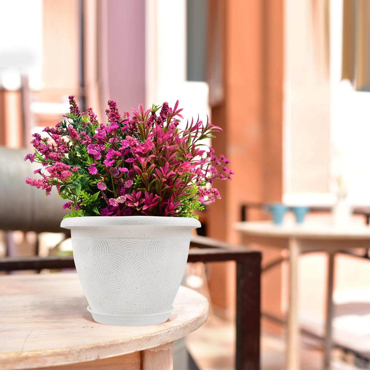 Fodetyff indoor-outdoor-garden-pot versatile for windowsills and balconies.