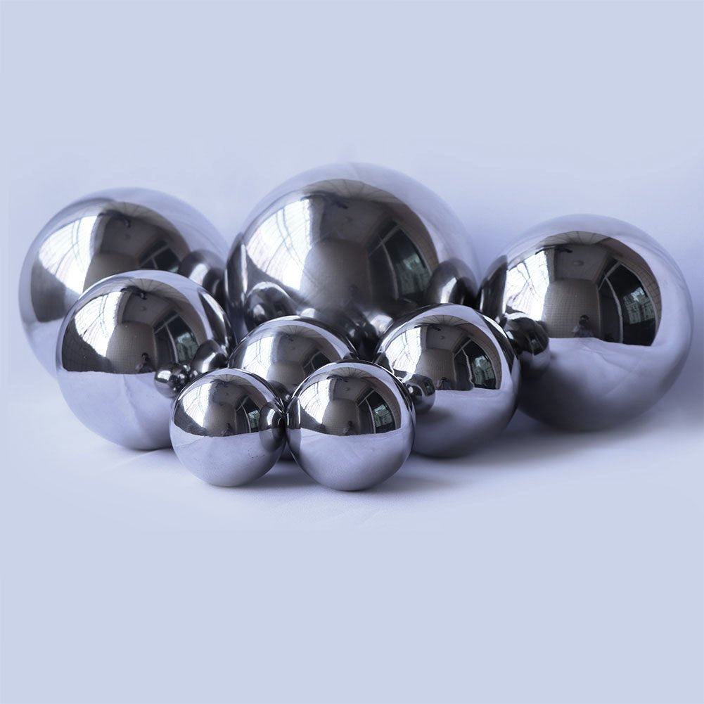 Folytiy hollow globe offers indoor or outdoor decoration possibilities.