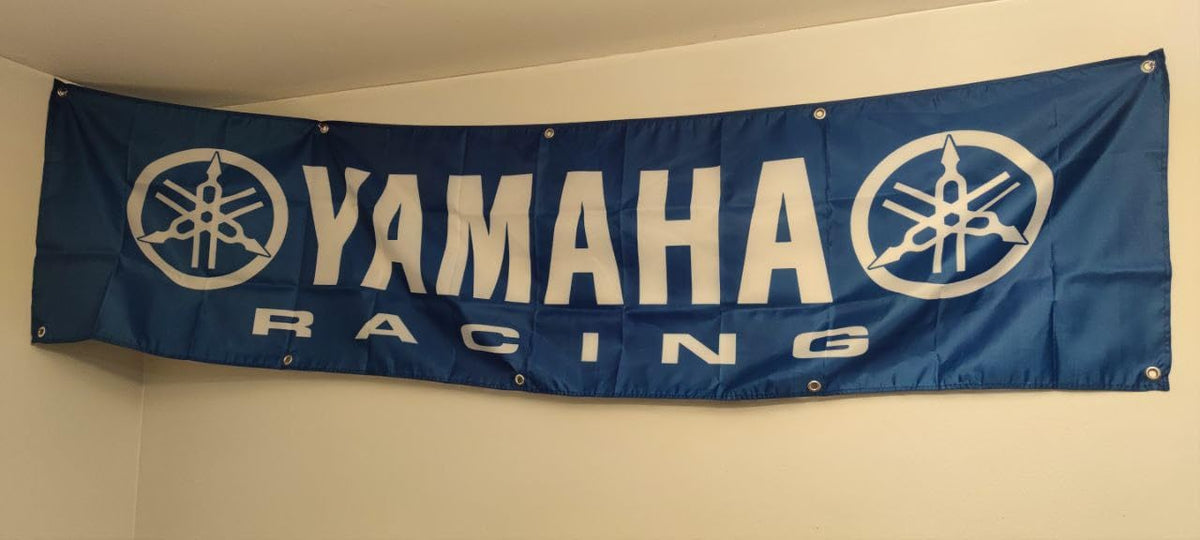 FOMSTOREG Yamaha banner flag outdoor-use demonstrates durability in wind and sun