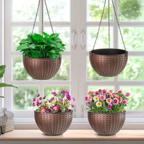 Foraineam triple-chain-hanger provides secure support for versatile hanging setups.
