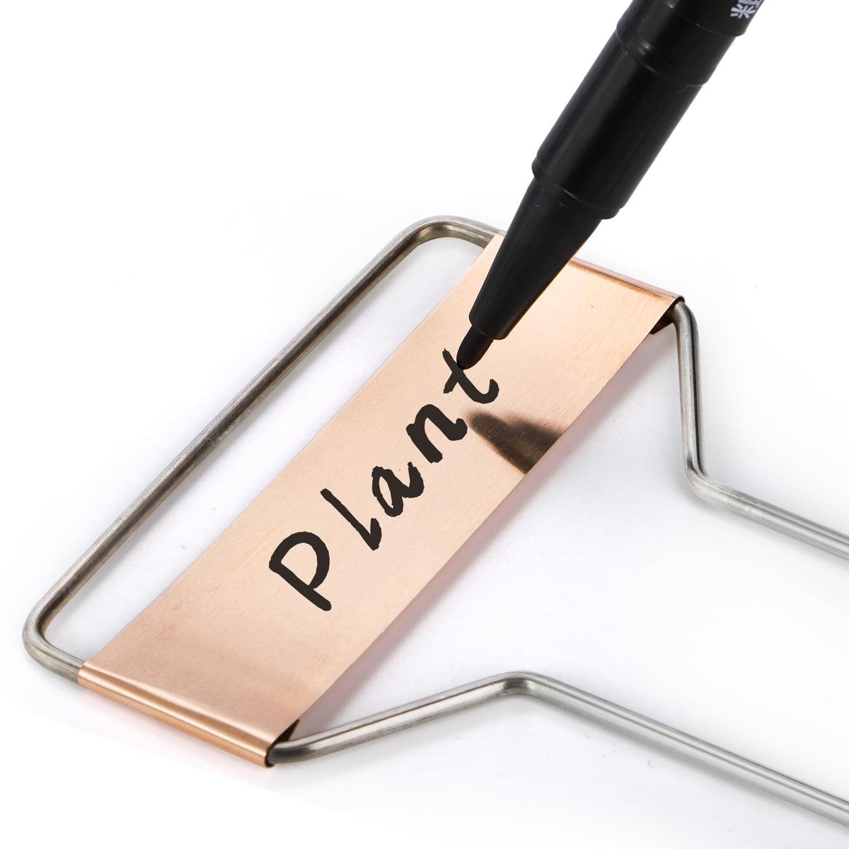 Weatherproof metal marker by Foraineam withstands outdoor conditions