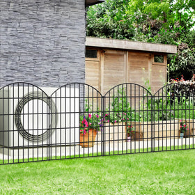 FOREHOGAR border fence around a flower bed protecting plants and paths.