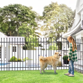 FOREHOGAR dog barrier option helps define yards while keeping pets safe.