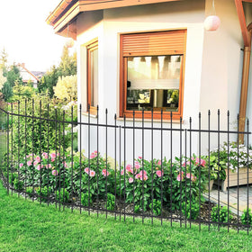 FOREHOGAR dog-friendly barrier keeps medium to large pets within boundaries.