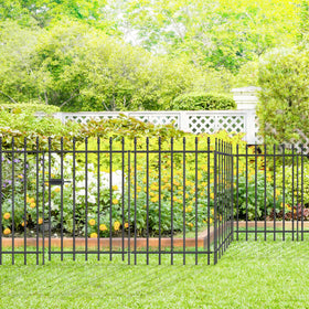 FOREHOGAR outdoor yard layout shows versatile use as garden edge and pet boundary.