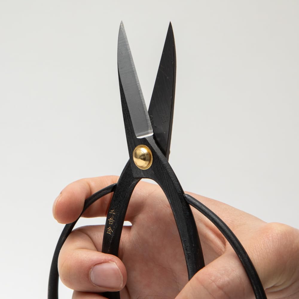 Forest Originals SenkichiKin balanced handle for comfortable long pruning sessions