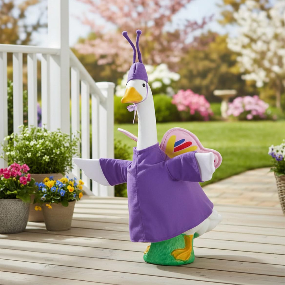 Fox Valley Traders Gaggleville polyester fabric keeps colors vibrant