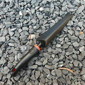 FR Portable weed puller compact design for easy carry and storage.