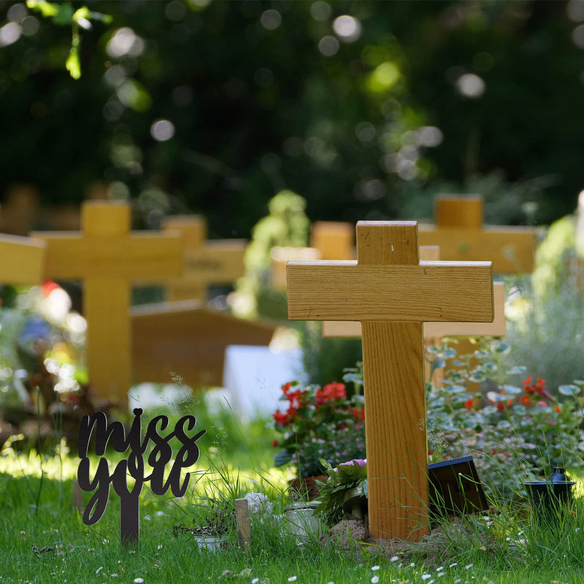 Fumete weatherproof memorial stake decorates outdoor spaces year round.