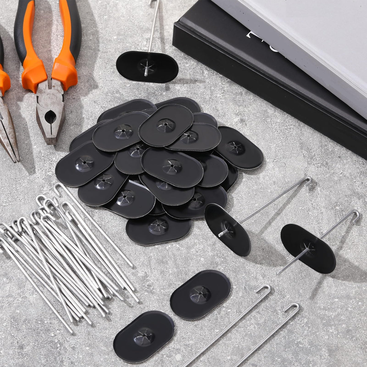 Funrous kit bundle includes 120 clips and 120 washers.