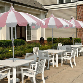 Funsite heavy-duty pole and ribs ensure stable shade in breezy conditions.