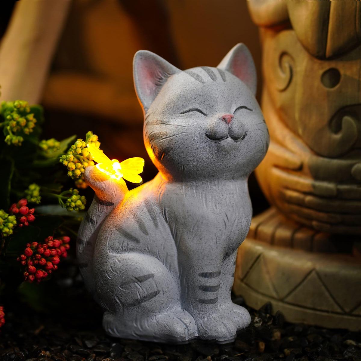 FUNYUEGY hand-painted cat figure adds cozy garden glow.