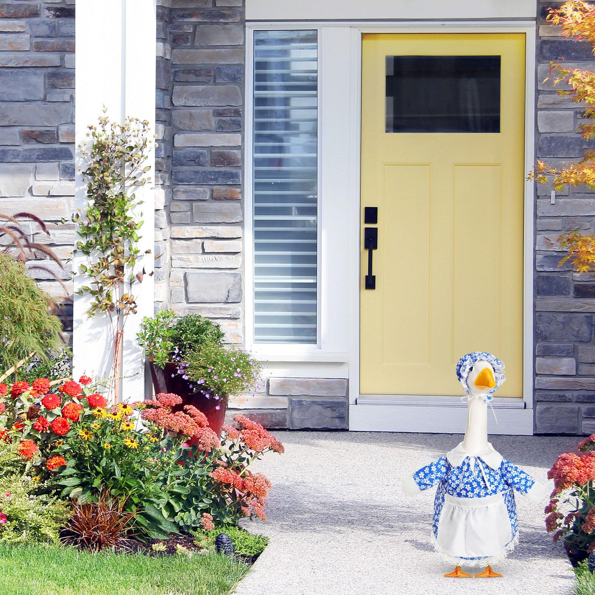 FuWeave daisy skirt and hat set on a 17-inch lawn goose statue