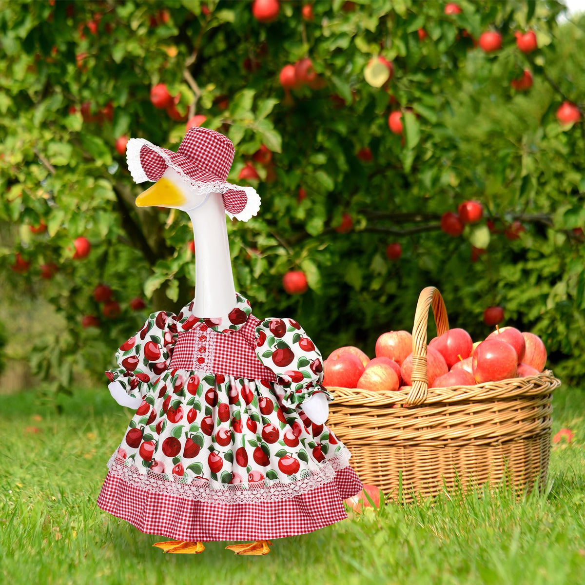 FuWeave wide brim hat completes the apple outfit on 23-inch geese.