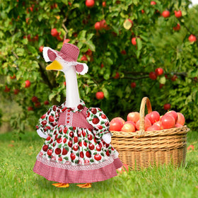 FuWeave wide brim hat completes the apple outfit on 23-inch geese.