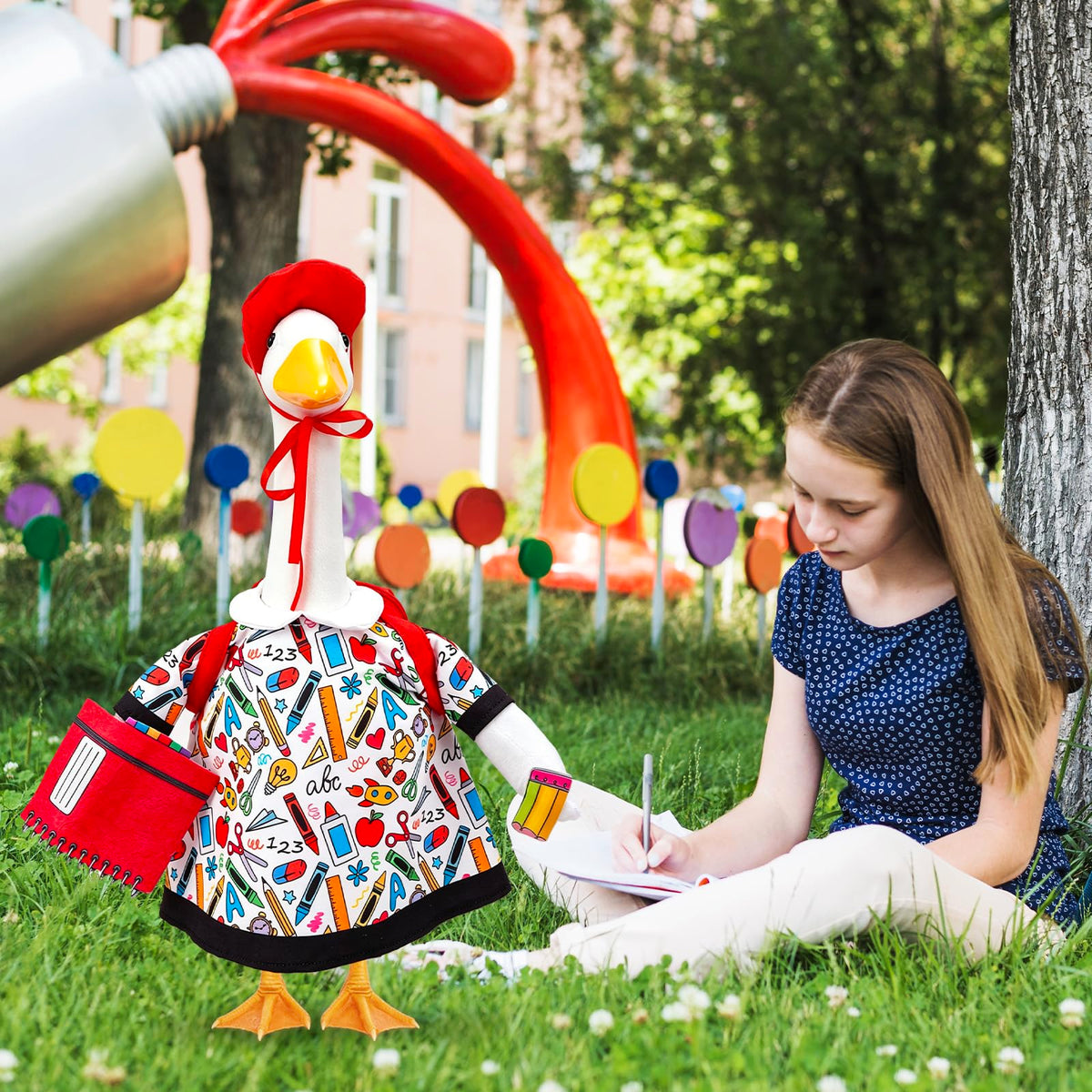 FYSUIMU school-themed display set elevates the goose scene outdoors.