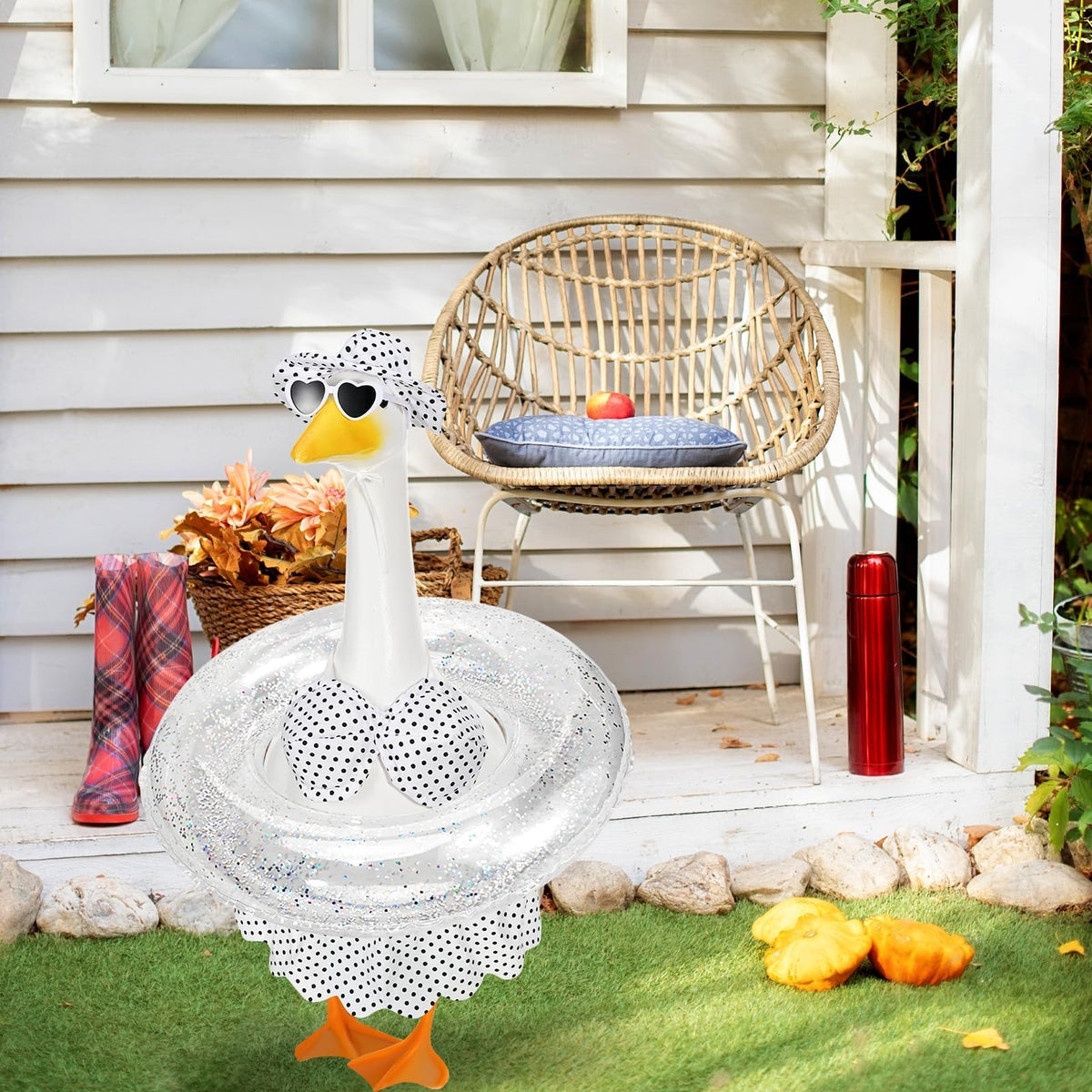 GANSHAYA Hawaiian display transforms a plain statue into a festive focal point