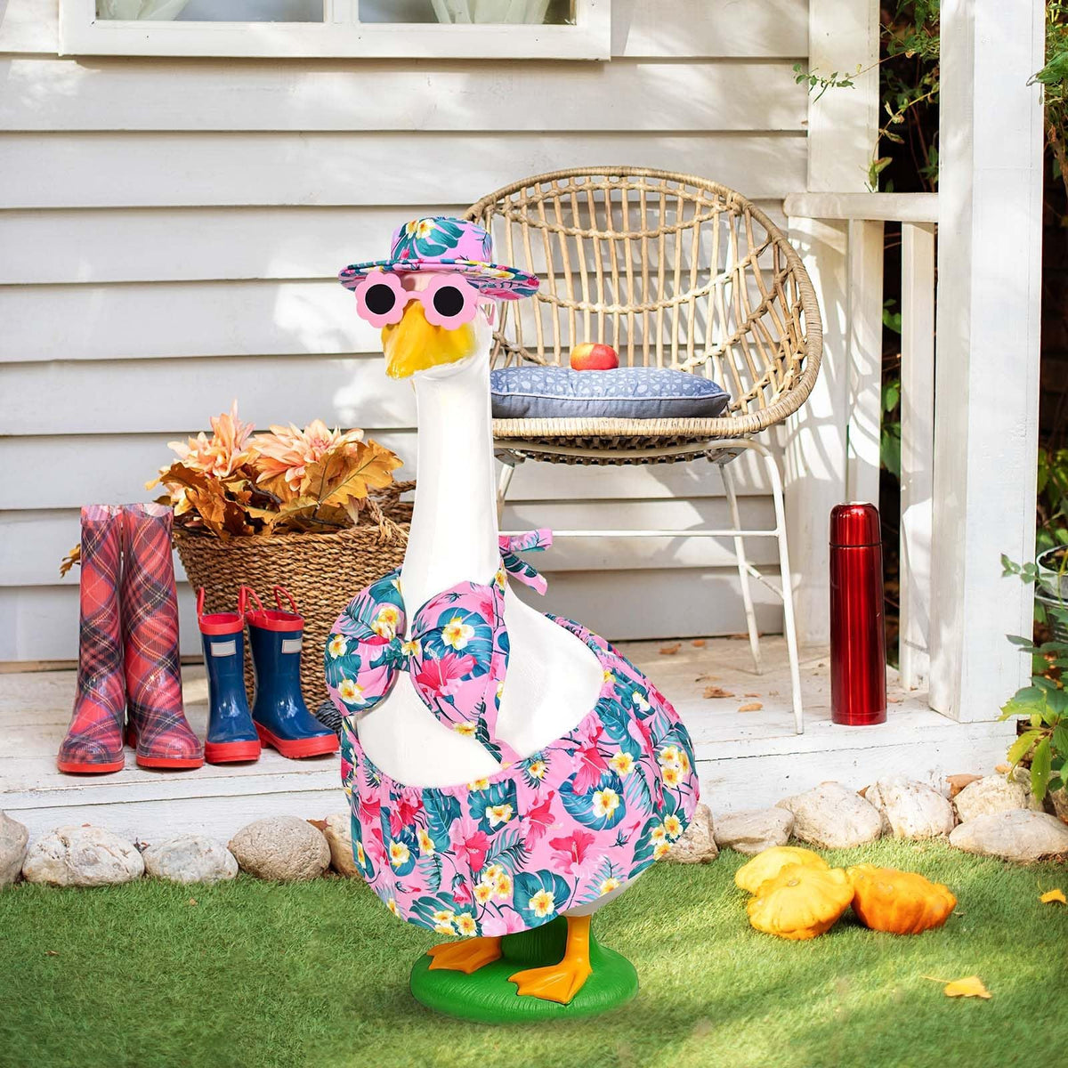 GANSHAYA summer garden goose decor with bright colors