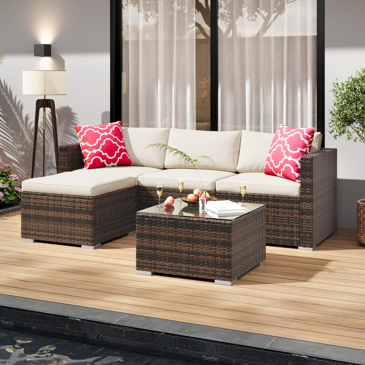 GAOMON outdoor setup shown in a lush garden setting.