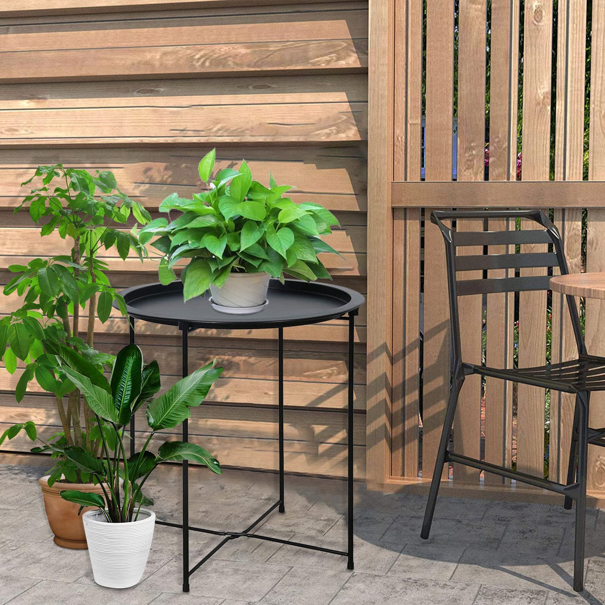 Garden 4 you indoor outdoor-ready table: weather-resistant coating.