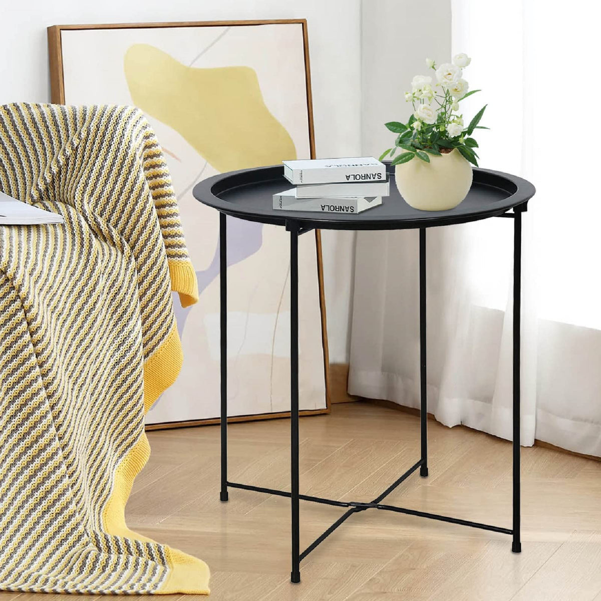 Garden 4 you removable tray: easy serving from couch to patio.