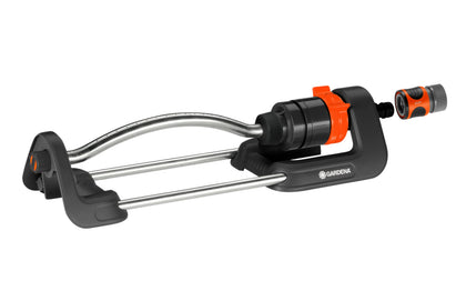 Gardena Aqua S sprinkler on lawn ensuring even watering for a healthy lawn.