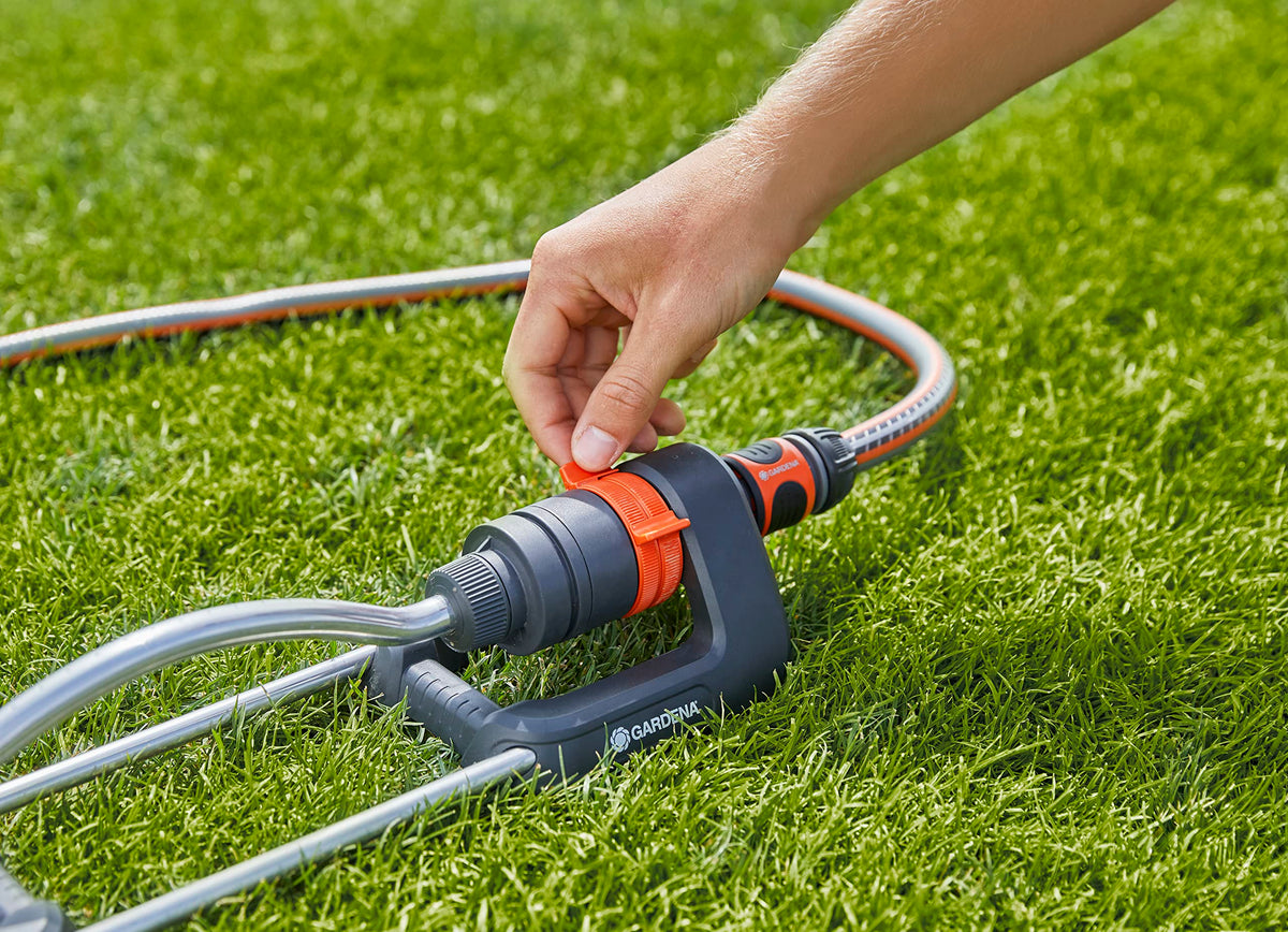 Gardena Aqua S waterstop quick connector included with sprinkler.