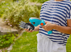Gardena Battery Grass Shears replaceable blades enable tool-free shrub switch