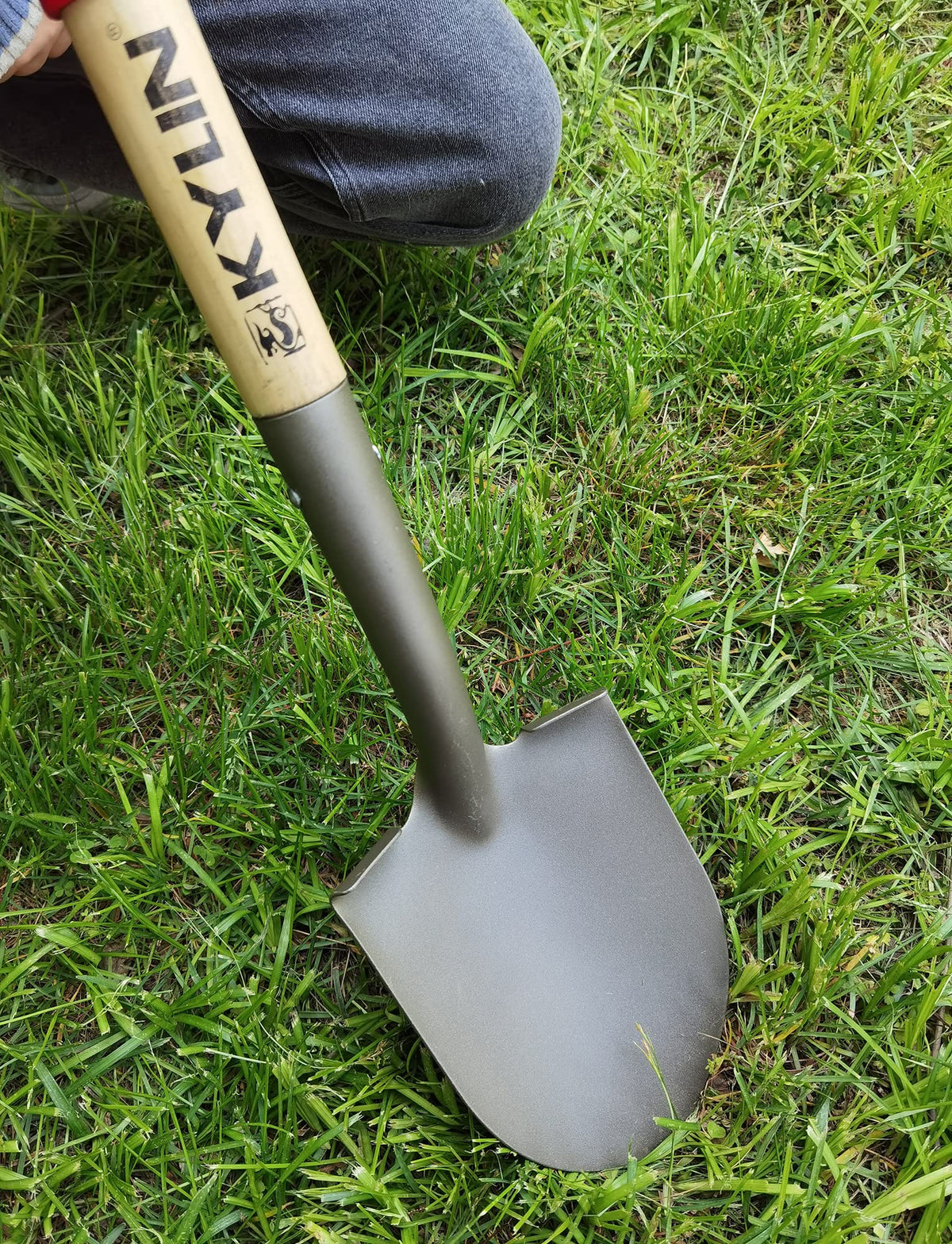 GardenAll lightweight tools reduce wrist strain during long sessions.