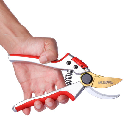 Gardeness Titanium Bypass Pruning Shears blades close-up for clean cuts.
