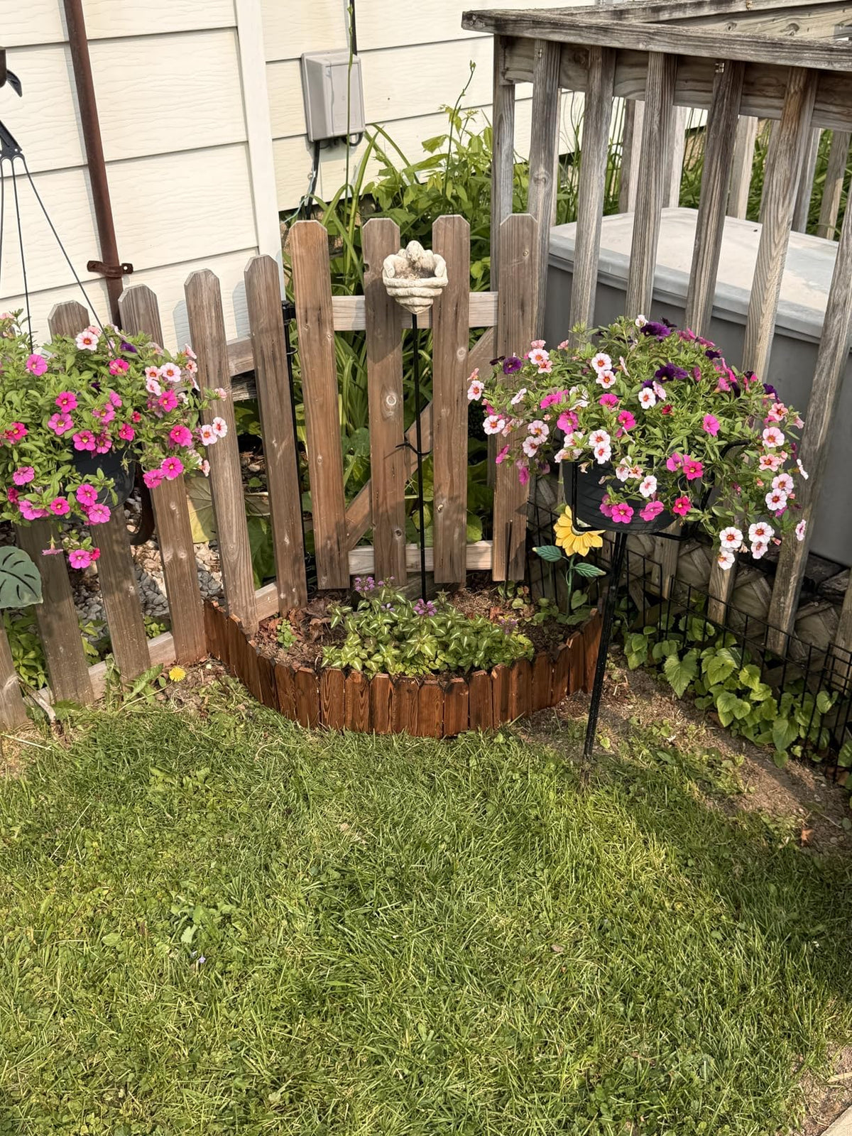 GardenFlow flexible edging supports seasonal ideas without permanent changes
