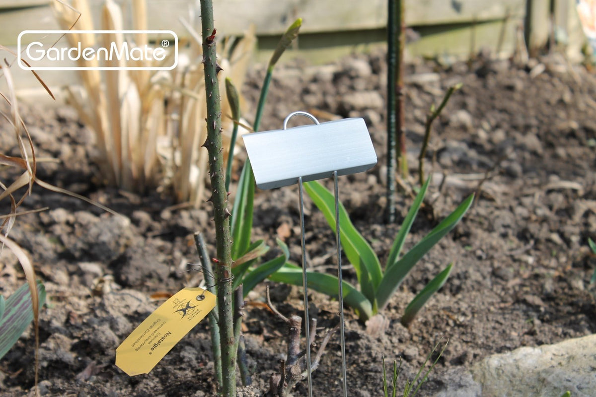 GardenMate premium quality branding emphasizes reliability in outdoor labeling.
