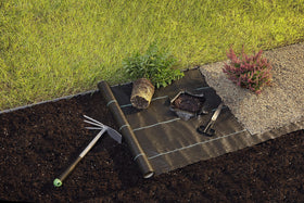 GardenMate PP fabric closeup weave showing breathable structure for soil health.