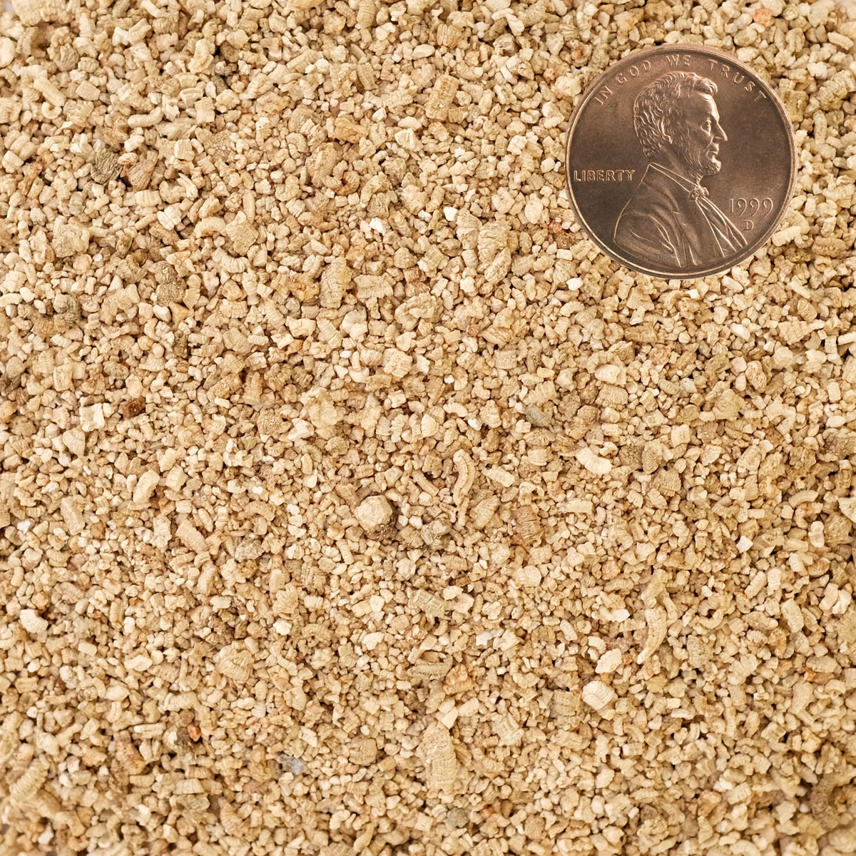 GardenWise vermiculite 1 qt packaging ready for indoor seed germination and aeration