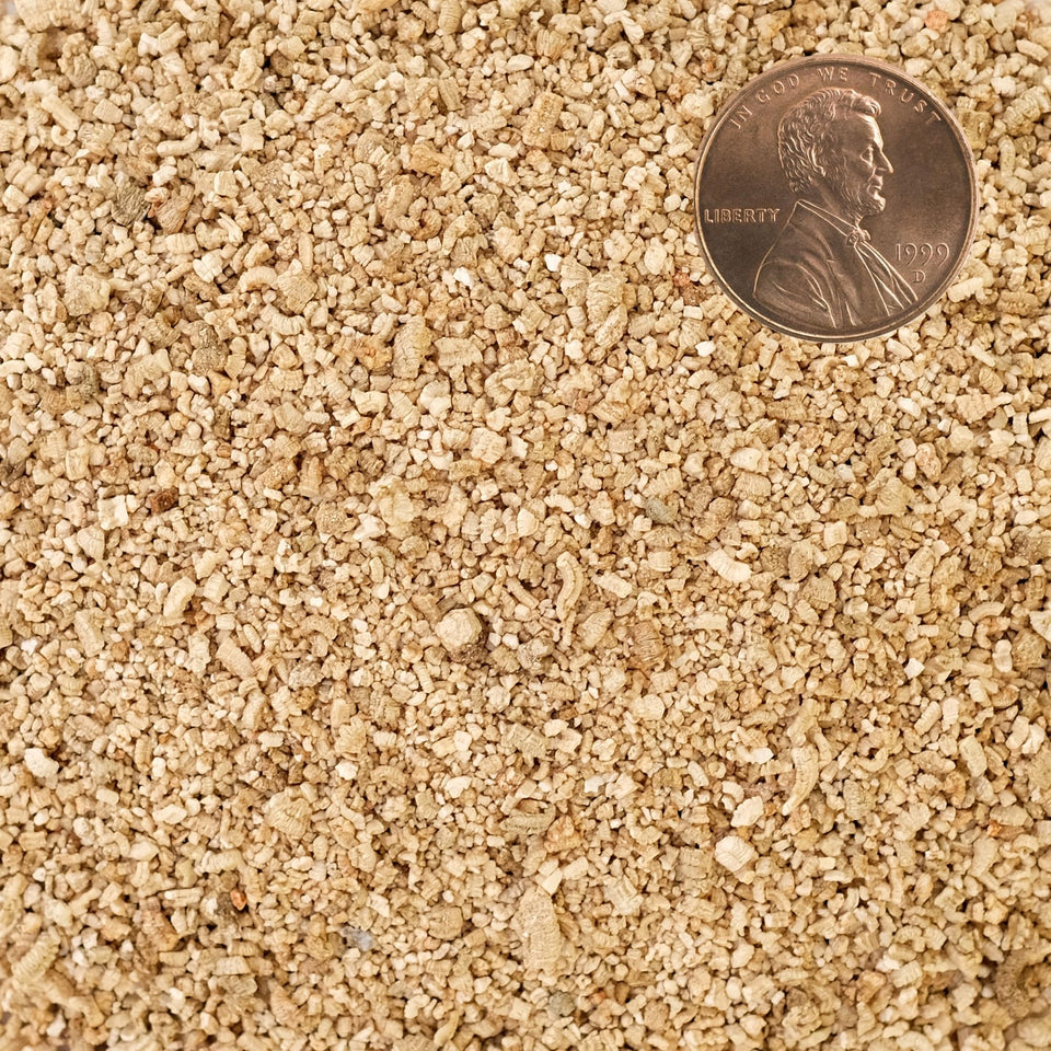 GardenWise vermiculite 1 qt packaging ready for indoor seed germination and aeration