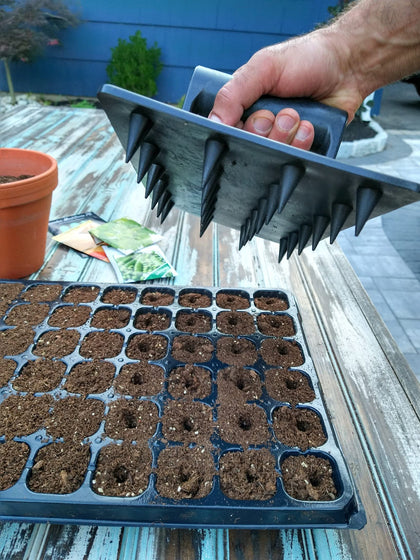 Gardinnovations 24-Hole Soil Digger for precise seed-hole placement in trays.