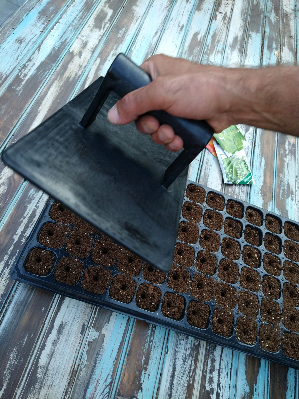 Gardinnovations designed in New Jersey, showcasing local garden tool craftsmanship.