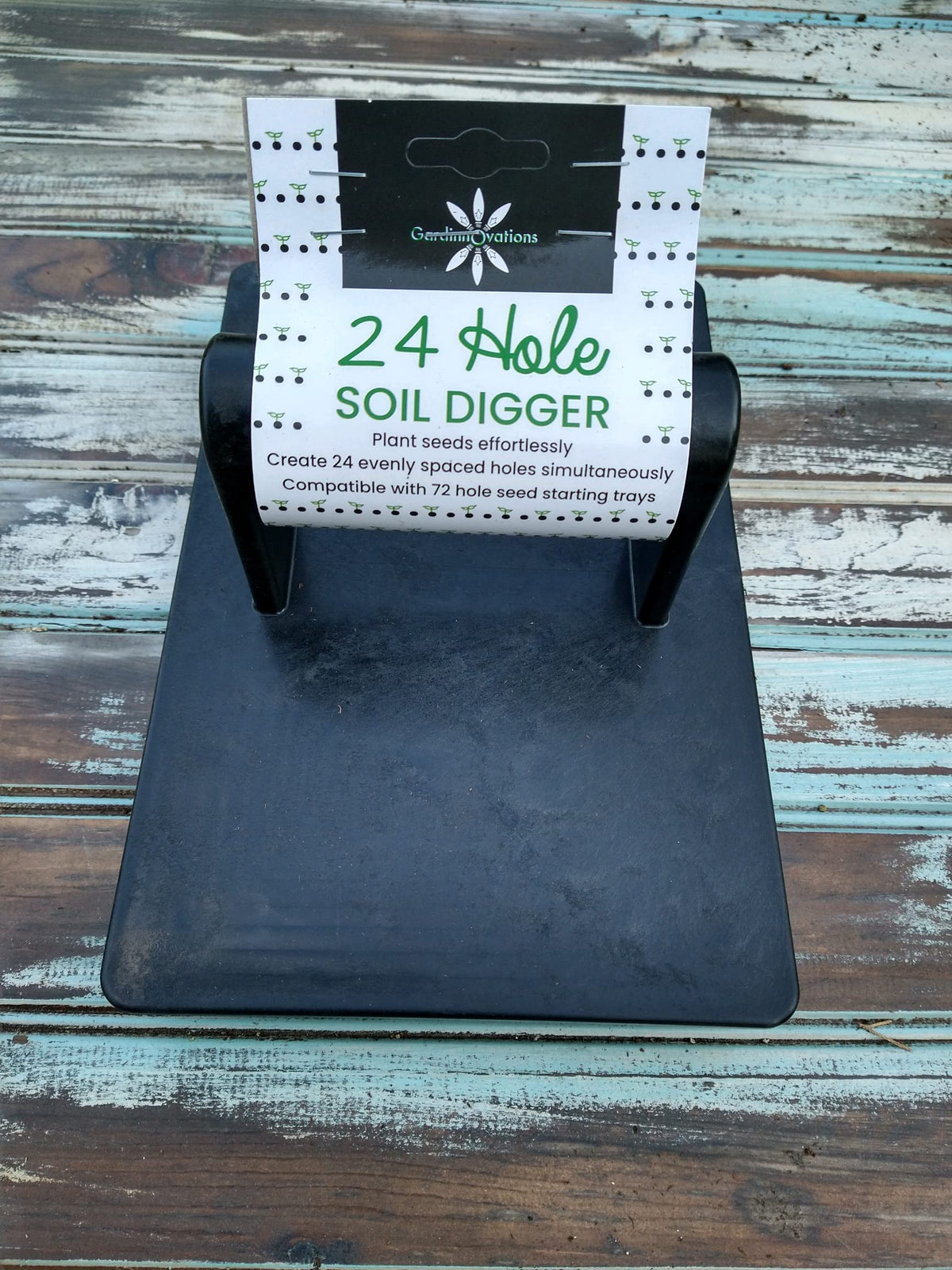 Gardinnovations spacing tool for 72-cell trays ensuring uniform holes.