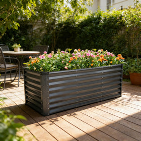 GARDMAX balcony-friendly setup showing compact footprint suitable for urban gardening.