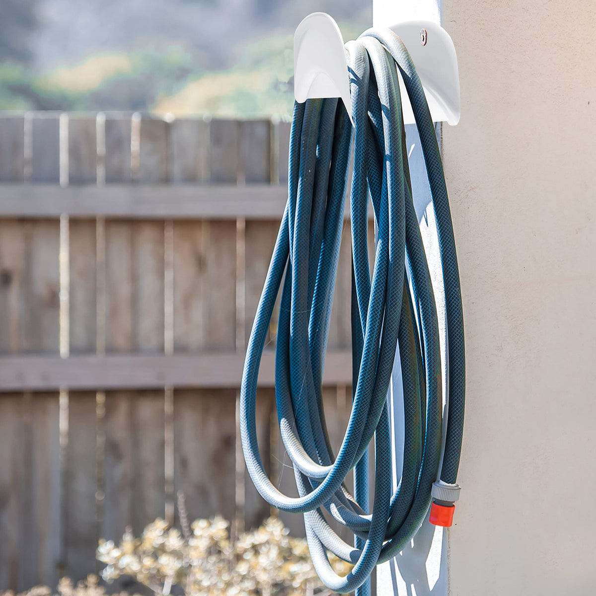 Gardzen outdoor-installation-mount variant emphasizes simple two-hole mounting.