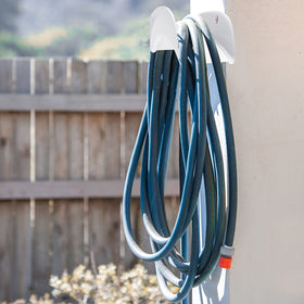 Gardzen outdoor-installation-mount variant emphasizes simple two-hole mounting.