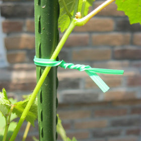Gardzen twist ties for sealing bags and organizing cables in kitchen and home.