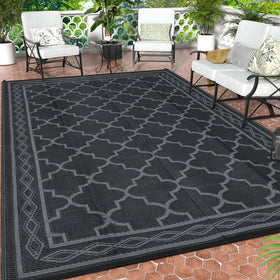 Garvee easy-clean rug resists stains for busy outdoor areas.