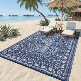 Garvee pet-friendly and kid-proof rug for busy outdoor spaces