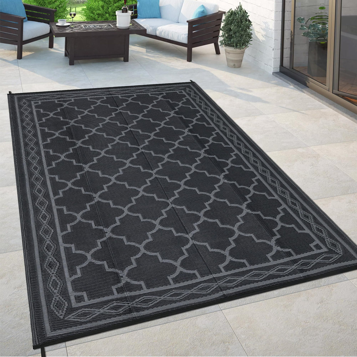GarveeHome durable dog-friendly rug withstands claws and outdoor use.