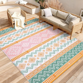 GarveeHome waterproof plastic straw rug resists spills and weather for outdoor use.